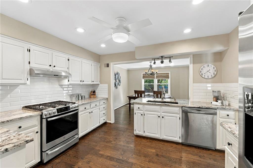 12130 England Street Property Photo 6
