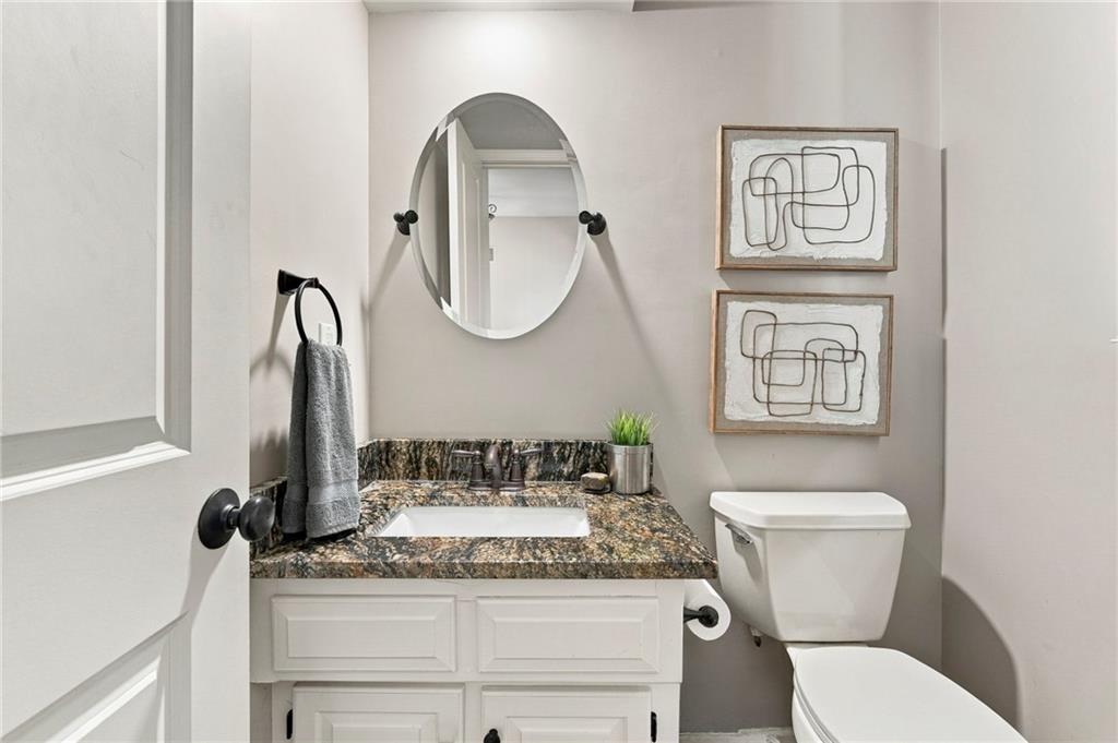 12130 England Street Property Photo 10