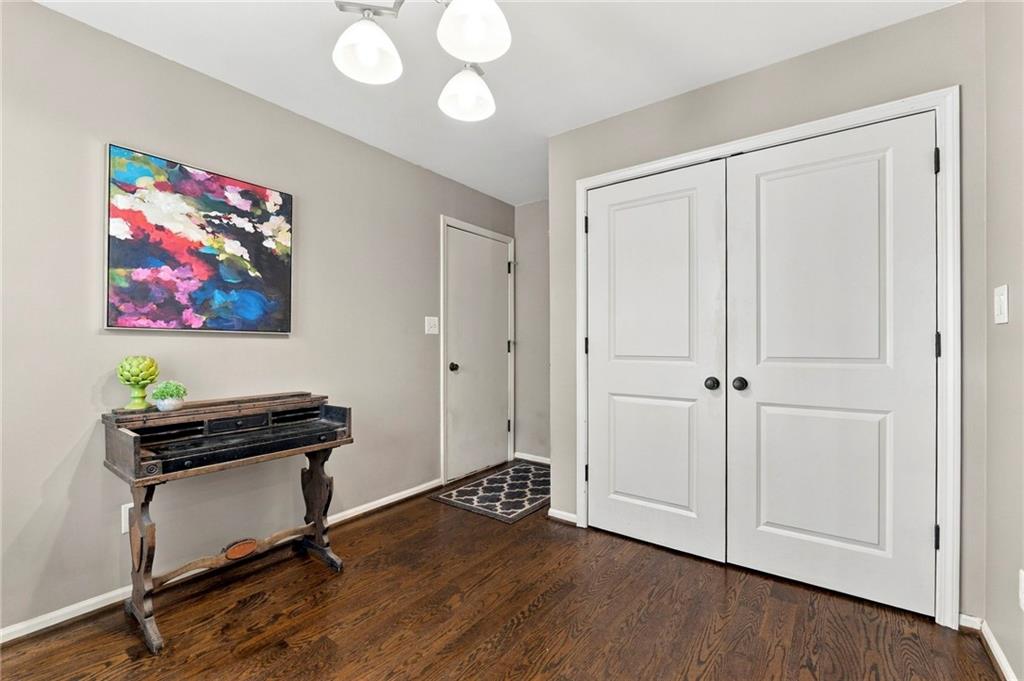 12130 England Street Property Photo 11