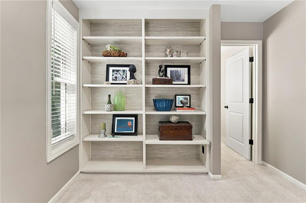 12130 England Street Property Photo 14