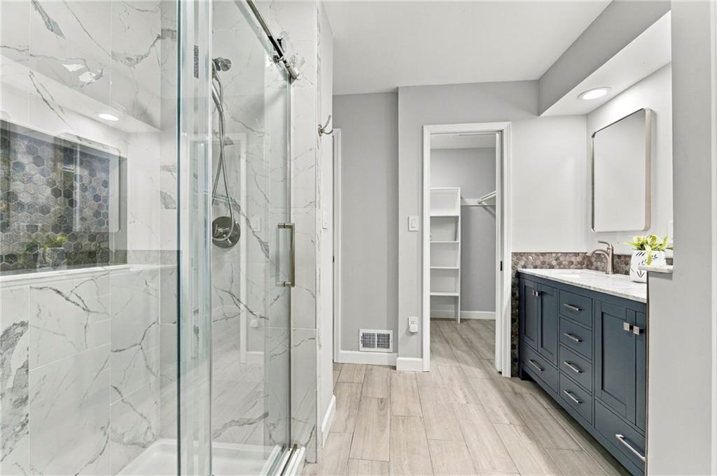 12130 England Street Property Photo 17
