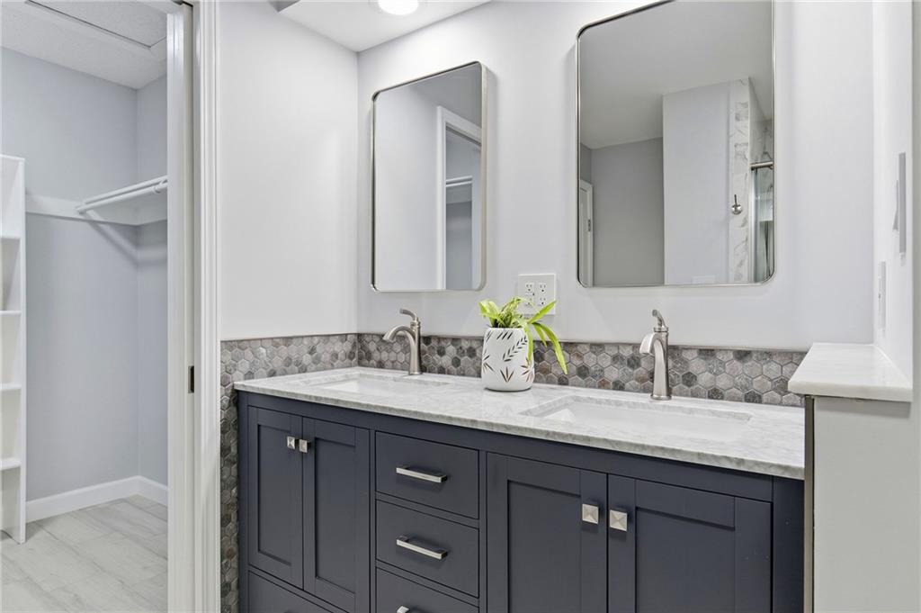 12130 England Street Property Photo 18