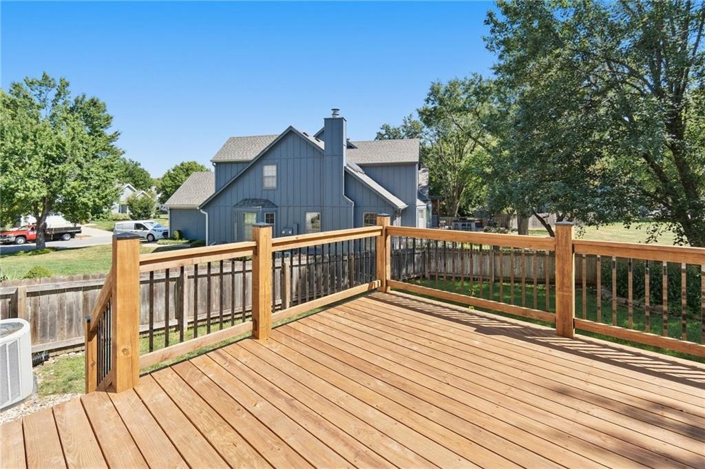 12130 England Street Property Photo 27