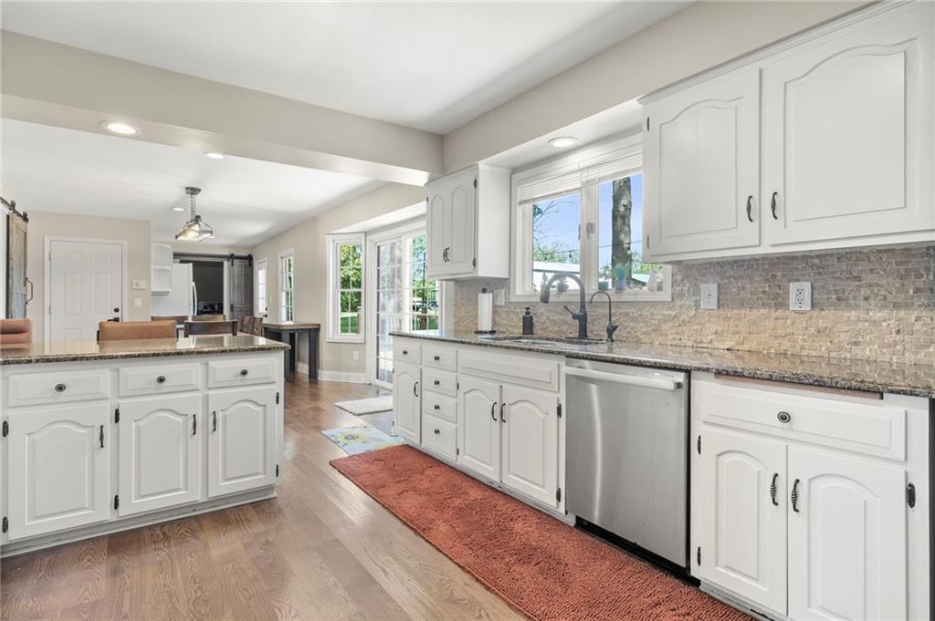 13105 S Lakeshore Drive Property Photo 16