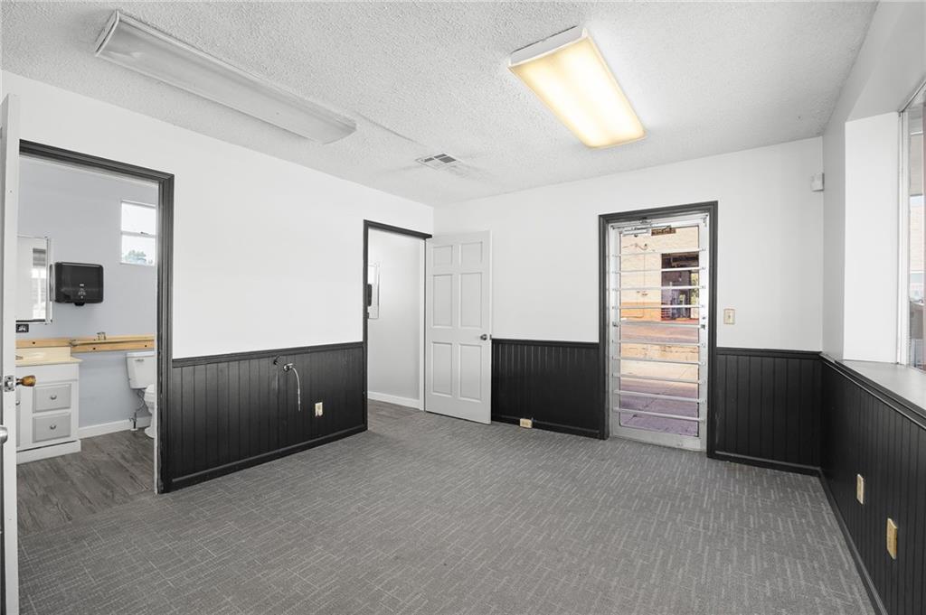 1710 S Belt Highway Property Photo 23