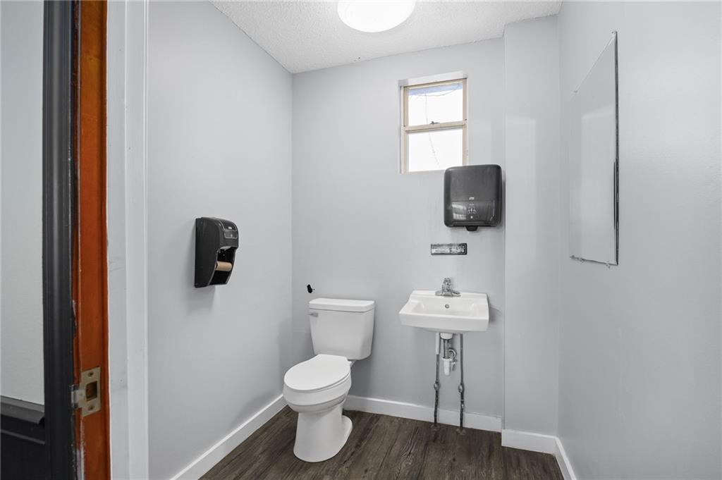 1710 S Belt Highway Property Photo 25