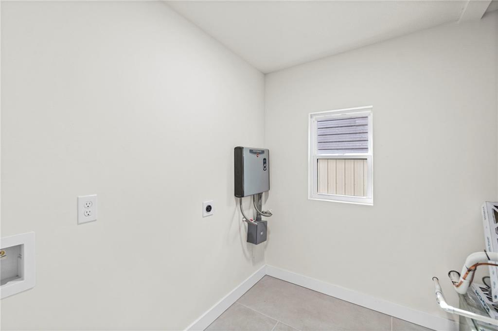 175 W 3rd Street Property Photo 11