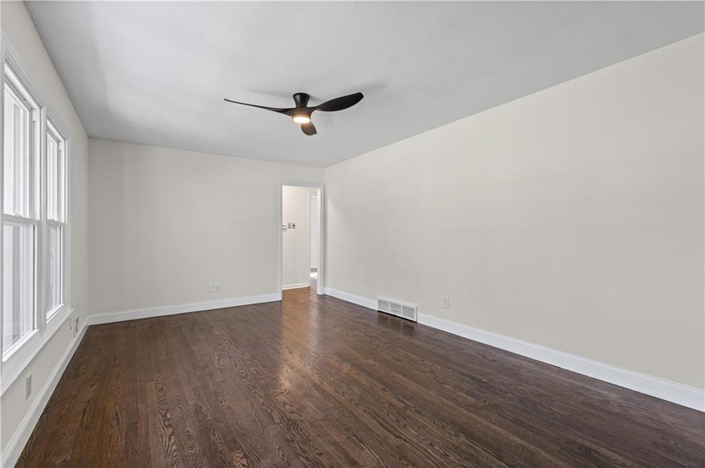12105 E 47th Terrace Property Photo 4