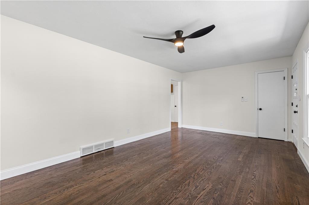 12105 E 47th Terrace Property Photo 5