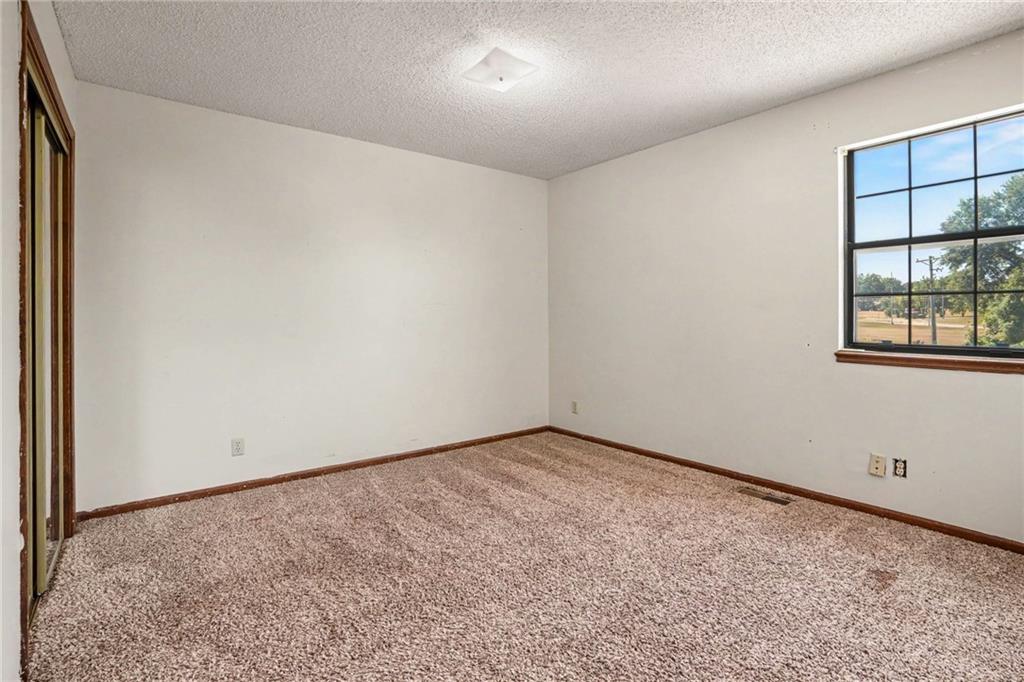 216 Stonebridge Lane Property Photo 4