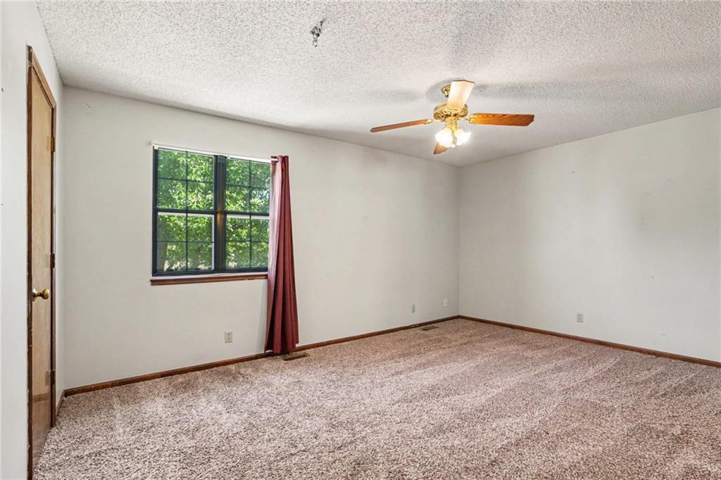 216 Stonebridge Lane Property Photo 10
