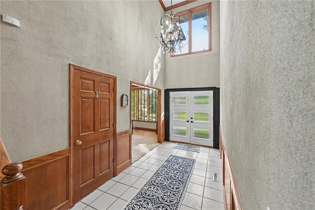 8225 Nw Weatherby Drive Property Photo 4