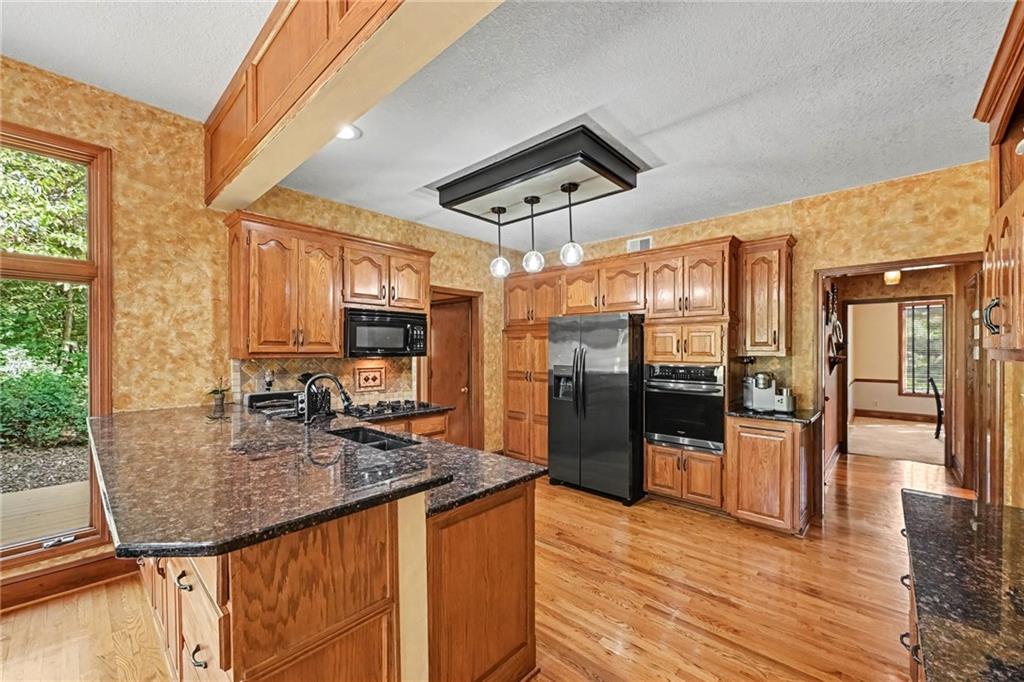 8225 Nw Weatherby Drive Property Photo 10