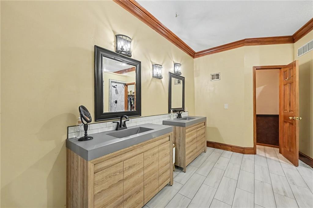 8225 Nw Weatherby Drive Property Photo 18