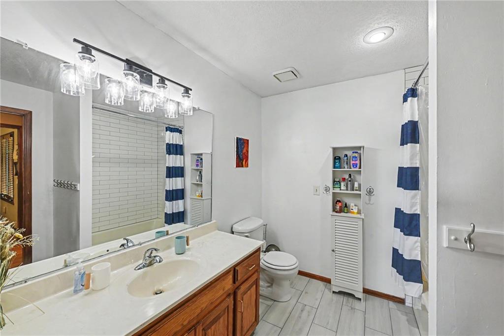 8225 Nw Weatherby Drive Property Photo 29