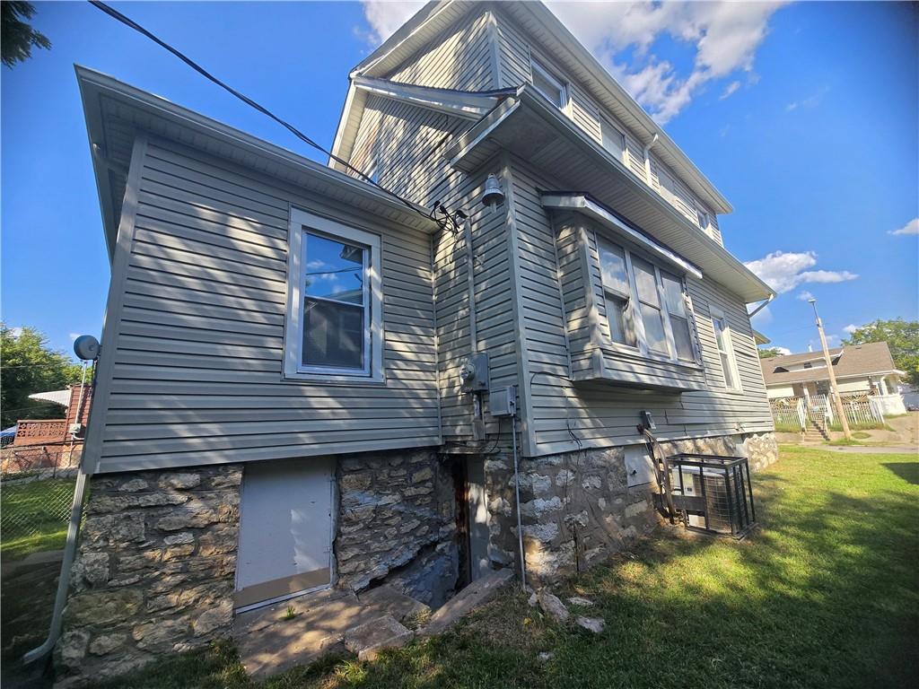 2522 Norton Avenue Property Photo 6