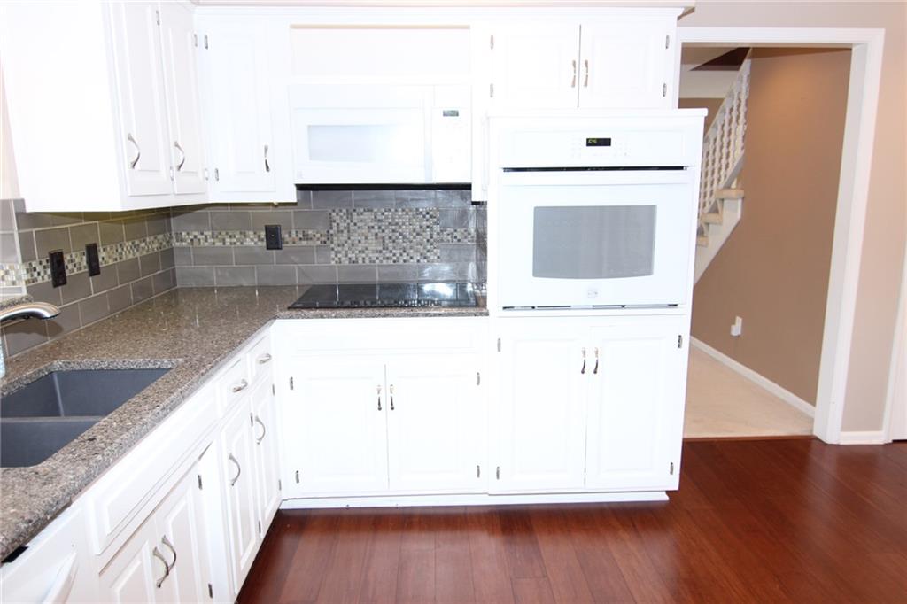12817 W 116th Street Property Photo 14