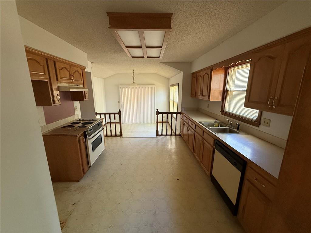 1101 Somerset Circle Property Photo 5