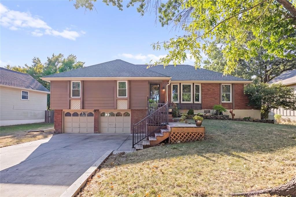 300 Johnston Drive Property Photo 1