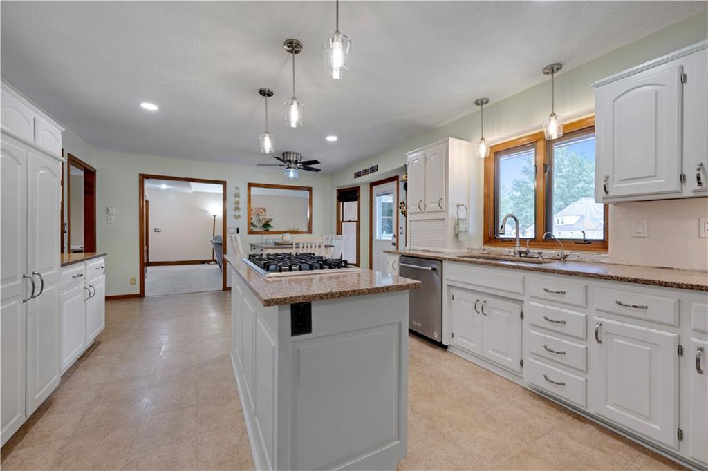 1013 Se Greenridge Drive Property Photo 15