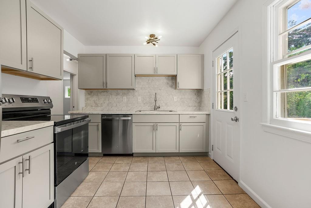 8714 Melrose Street Property Photo 14
