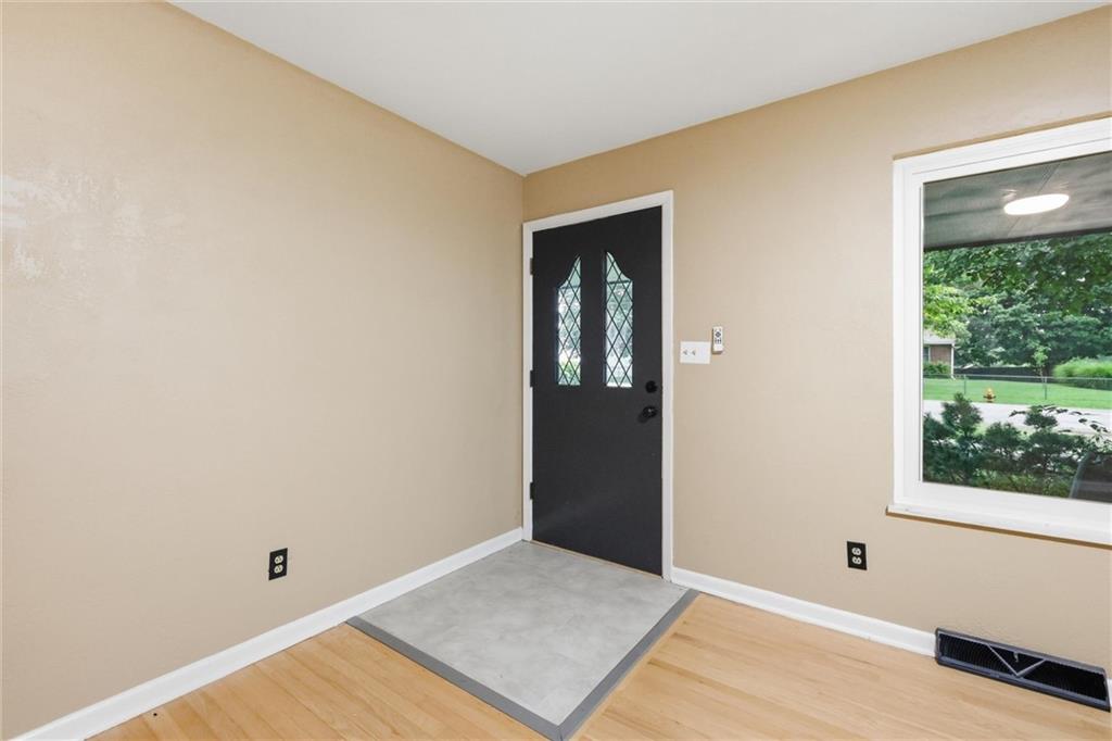 2806 N River Boulevard Property Photo 4