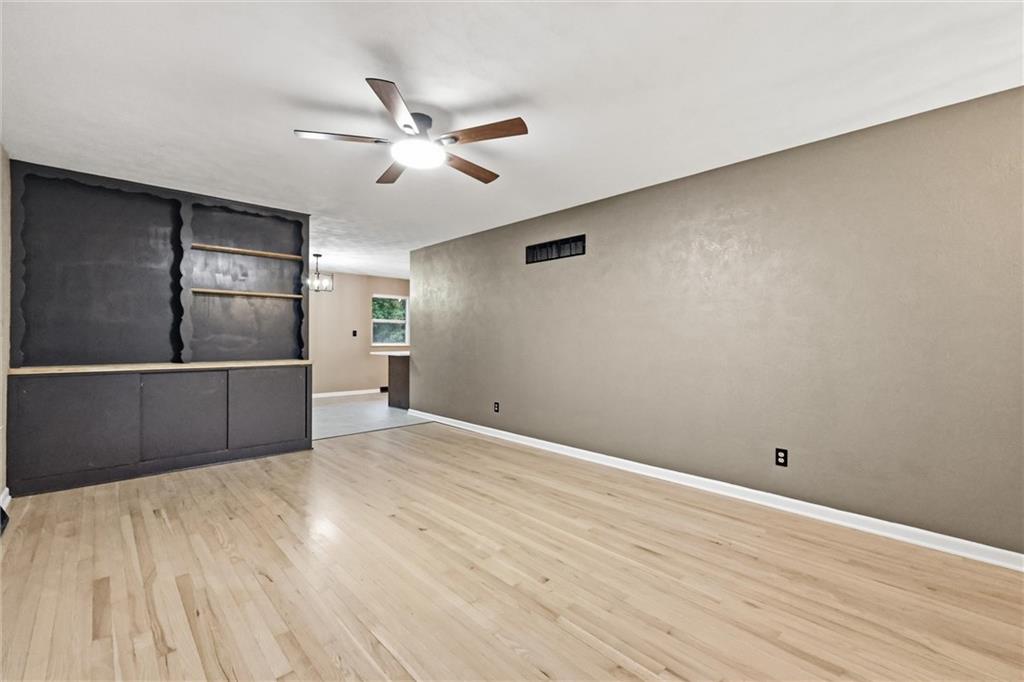 2806 N River Boulevard Property Photo 5