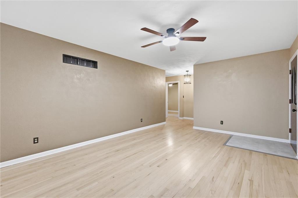 2806 N River Boulevard Property Photo 8
