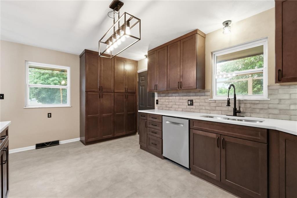 2806 N River Boulevard Property Photo 15