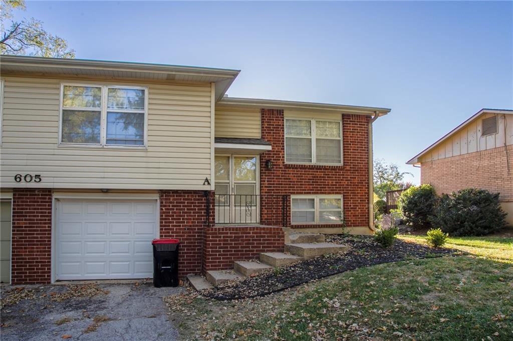 605 Ne Lynn Street Property Photo 4