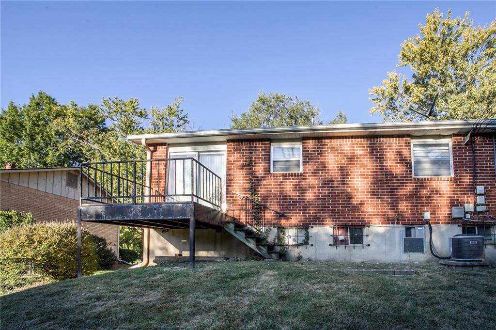 605 Ne Lynn Street Property Photo 6