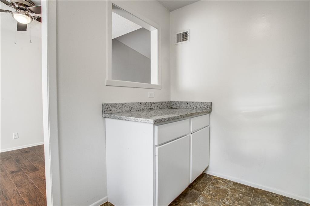 605 Ne Lynn Street Property Photo 16