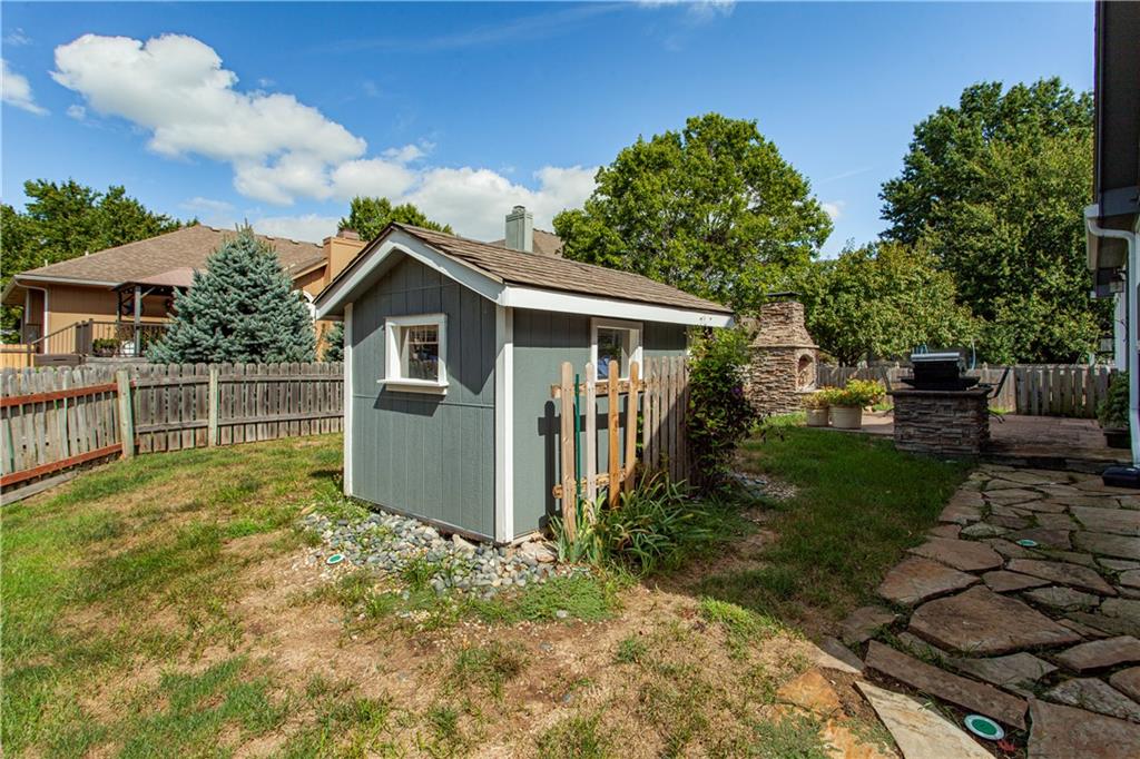 2724 Se Nottingham Drive Property Photo 8