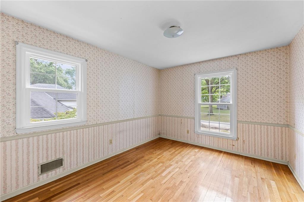 512 E 117th Terrace Property Photo 17
