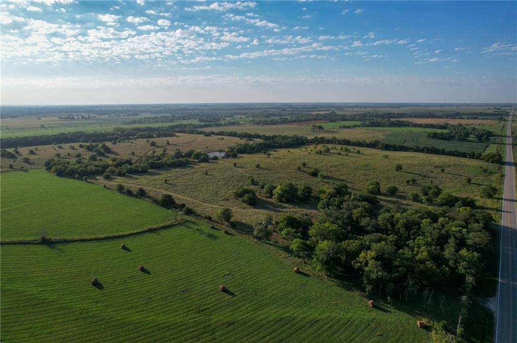 4 Highway Property Photo 27