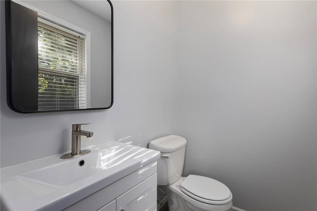 6902 Michael Lane Property Photo 13