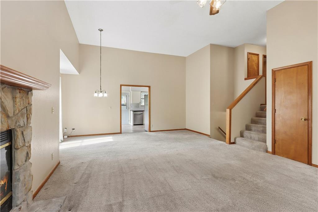 1201 N Sunset Drive Property Photo 6