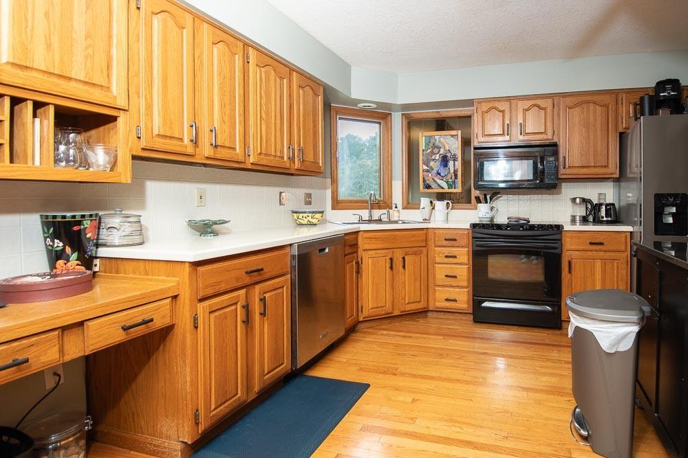 3000 University Drive Property Photo 11