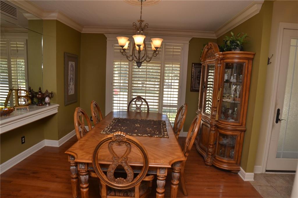 6328 N Spruce Avenue Property Photo 6