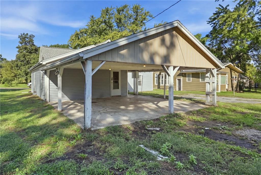 406 S 3rd Street Property Photo 5