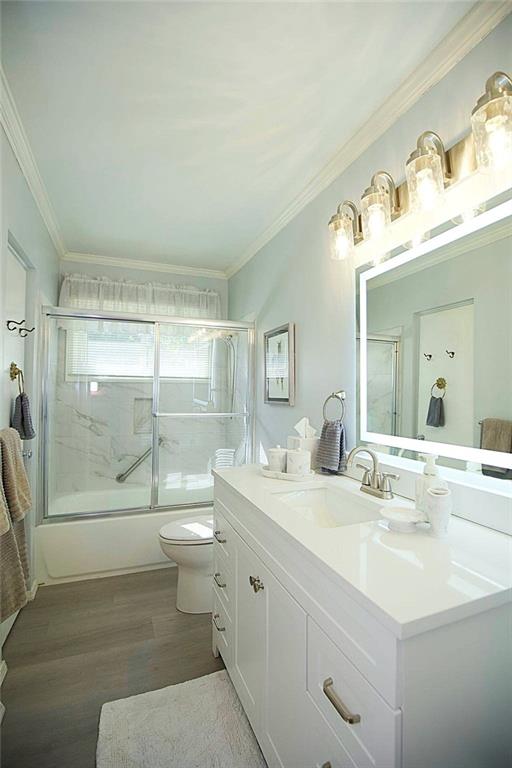 8602 Everett Street Property Photo 14