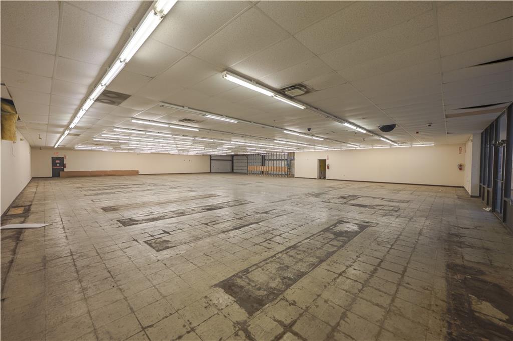 901 Lewark Street Property Photo 3