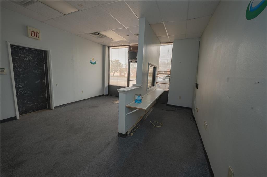 901 Lewark Street Property Photo 23