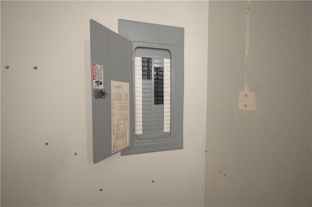 901 Lewark Street Property Photo 25