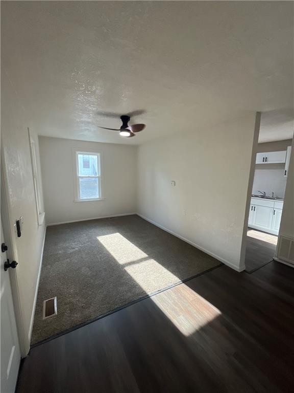 509 E North Street Property Photo 5