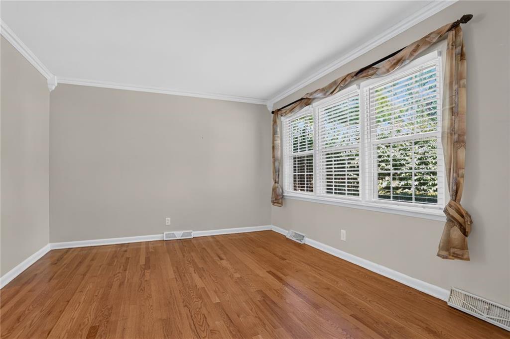 9211 W 76th Terrace Property Photo 3