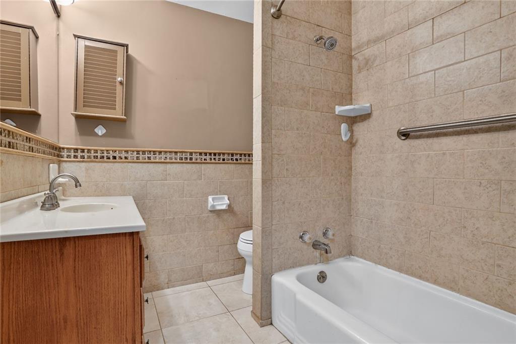 9211 W 76th Terrace Property Photo 9