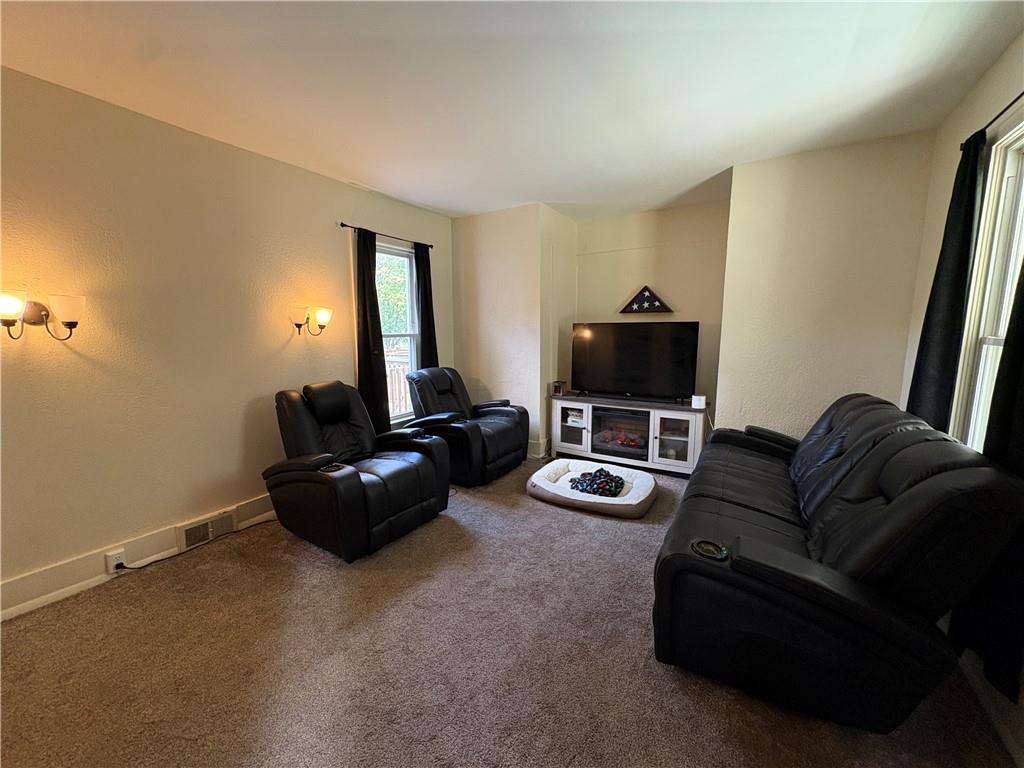805 W Main Street Property Photo 4