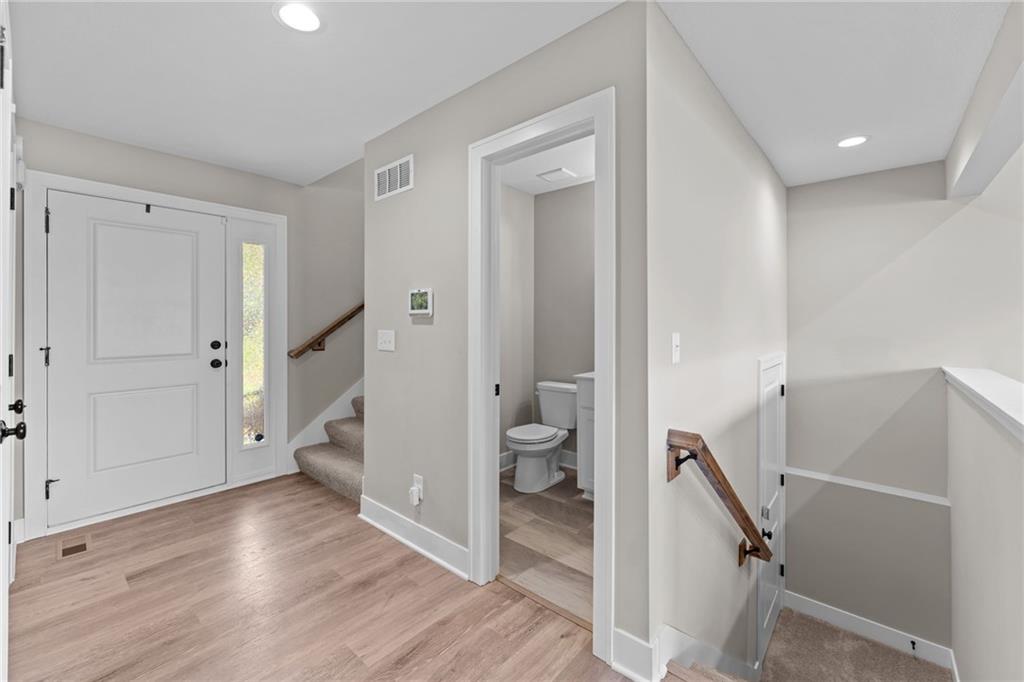 506 W Lawrence Street Property Photo 4
