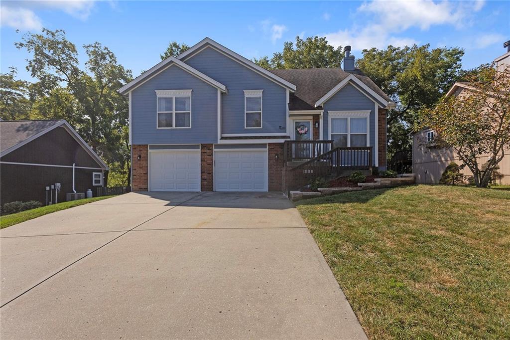 207 Lakeview Drive Property Photo 2